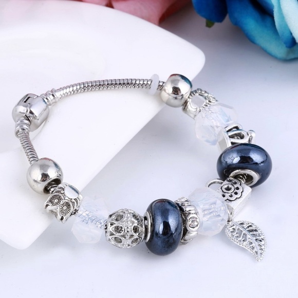 New Heart Pendant Charm Bracelet - Picture 4 of 4